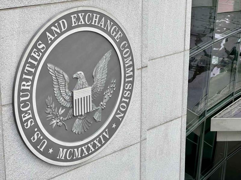 Bitcoin Price Falls As US SEC Reacts On Spot ETF Applications