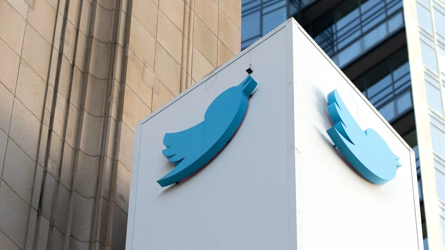 Two Twitter Alternatives Take Flight This Week—What's Spill and Threads?